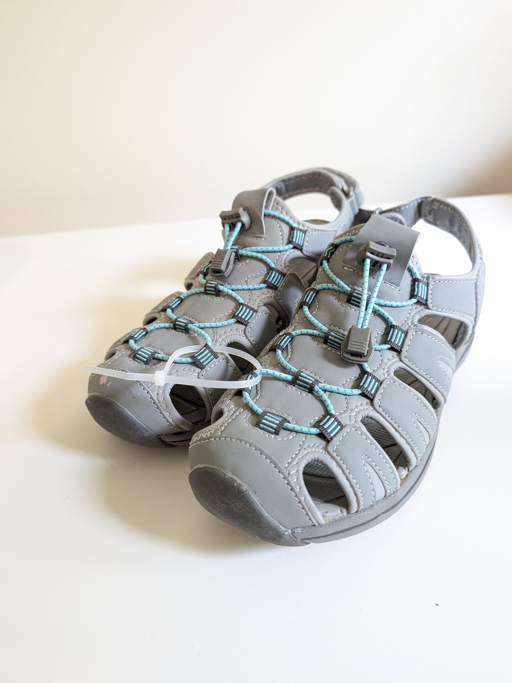 Khombu Gray Sandals with Light Blue Accents Size 9